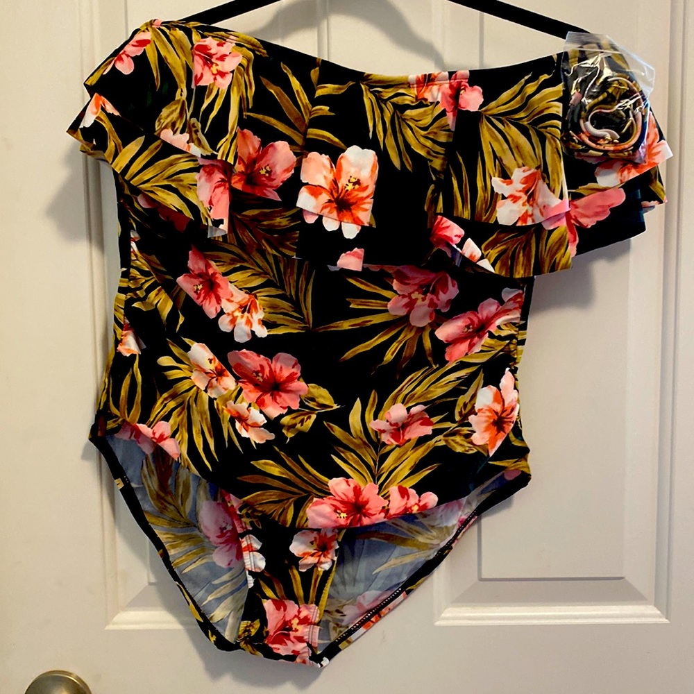Kona Sol one piece bathing suit